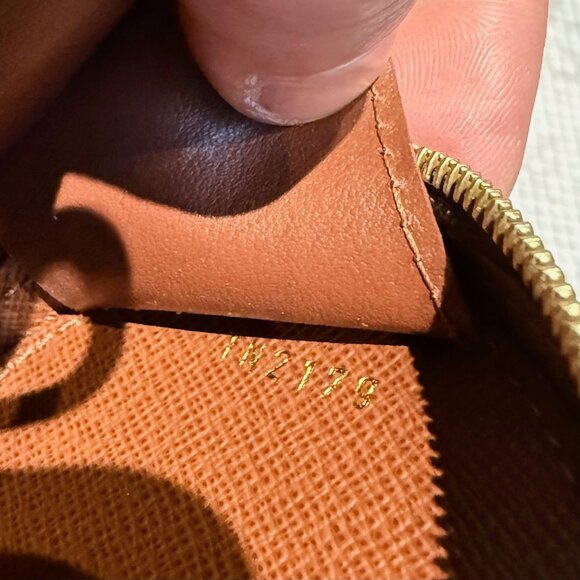 Louis Vuitton FW19 Brown Monogram Legacy Round Coin Pouch Charm - Picture 12 of 12